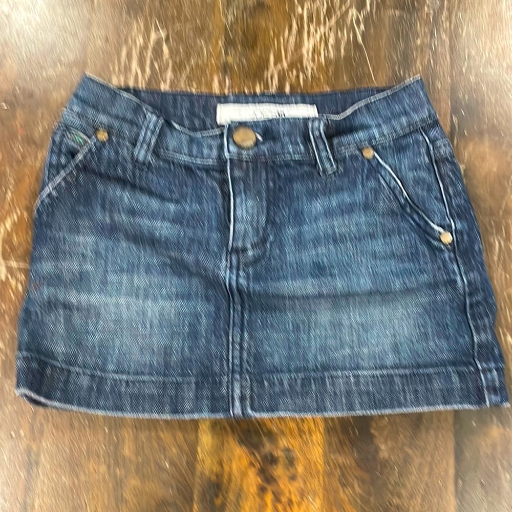 Joes Jeans denim miniskirt w pink detailing on pockets.